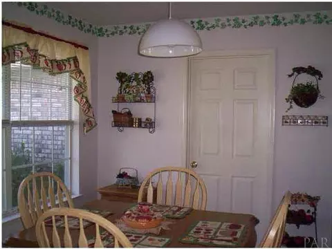 6251 Glendale Dr, Milton, FL 32570 photo 3