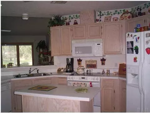 6251 Glendale Dr, Milton, FL 32570 photo 2