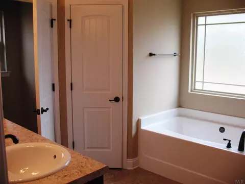 5622 Rosedown Ct, Milton, FL 32583 photo 9