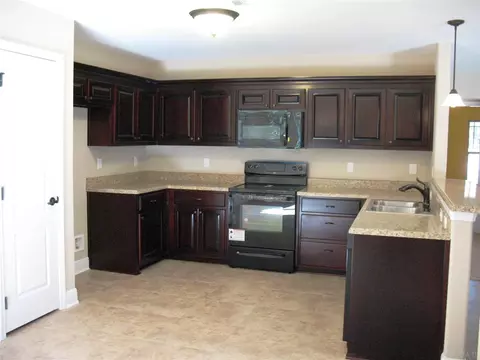 4875 Covenant Cir, Pace, FL 32571 photo 2