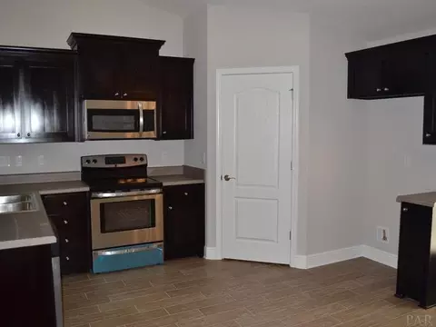 5018 Covenant Cir, Pace, FL 32571 photo 6
