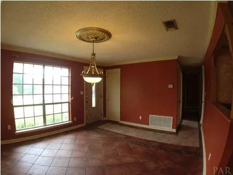 5184 Springdale Dr, Milton, FL 32570 photo 2