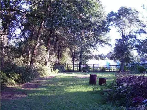 4386 Burbank Dr, Milton, FL 32583 photo 8