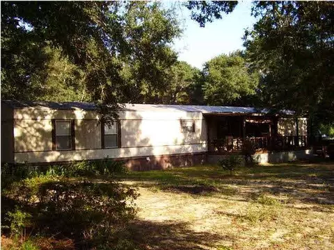 4386 Burbank Dr, Milton, FL 32583 photo 1