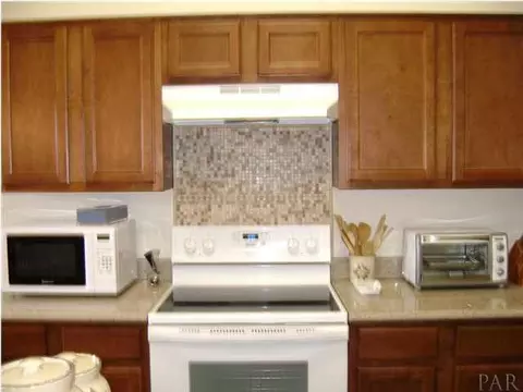 6586 Fall St, Milton, FL 32570 photo 9