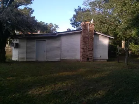 6413 Walnut St, Milton, FL 32570 photo 2