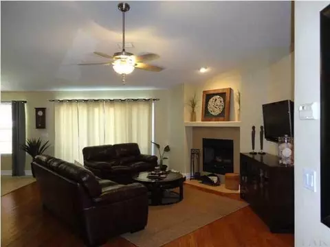 1052 Aden Ct, Milton, FL 32583 photo 4