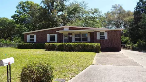 5748 Pecan St, Milton, FL 32570 photo 1