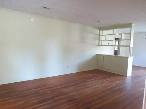 1006 E Texar Dr, Pensacola, FL 32503 photo 2