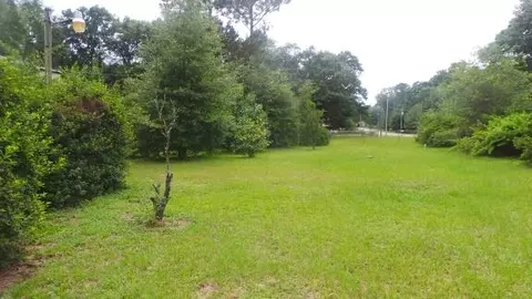 7865 Weeks Dr, Milton, FL 32583 photo 9