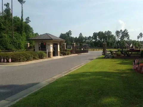 5946 Dunridge Dr, Pace, FL 32571 photo 2