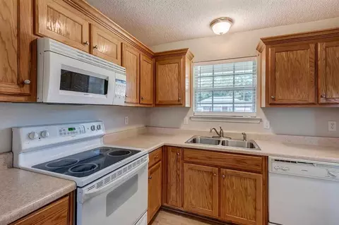 7204 Bogey Ln, Milton, FL 32570 photo 8