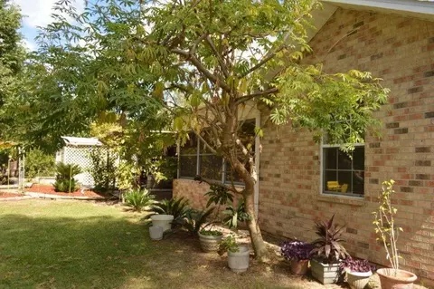 6568 Imperial Dr, Milton, FL 32570 photo 8