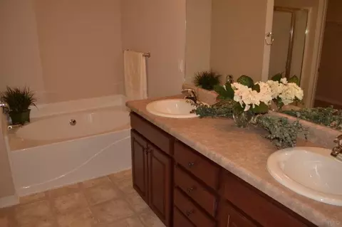 5765 Shady Glen Ct, Pace, FL 32571 photo 3