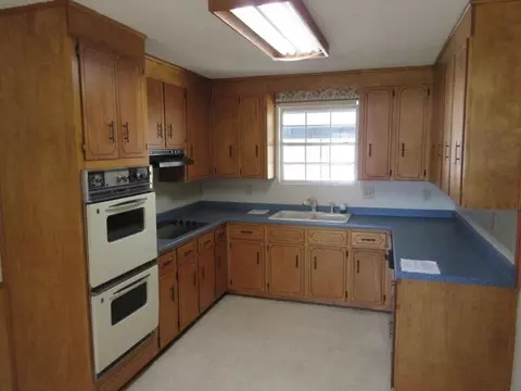 810 Candy Ln, Cantonment, FL 32533 photo 9