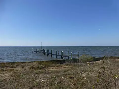 781 Dolphin Rd, Milton, FL 32583 photo 1