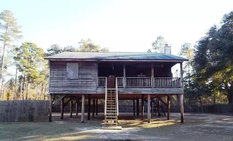 5581 Michael Dr, Milton, FL 32583 photo 1