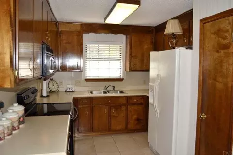 5924 Castle Dr, Milton, FL 32570 photo 11