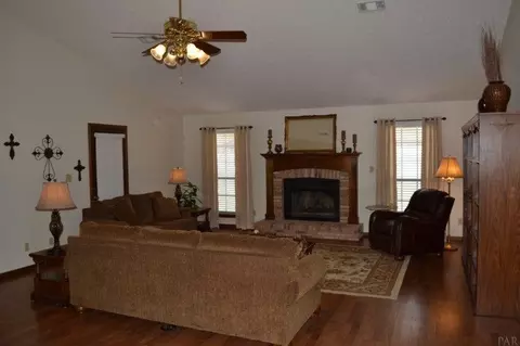 5924 Castle Dr, Milton, FL 32570 photo 5