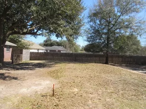 5709 Eagle Dr, Milton, FL 32570 photo 4