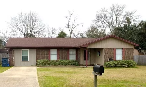 355 Crestfield Cir, Cantonment, FL 32533 photo 1