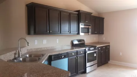 4065 Hazelhurst Dr, Pace, FL 32571 photo 5