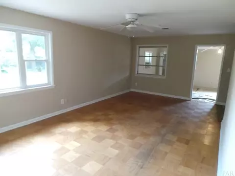 6444 Barnes St, Milton, FL 32570 photo 4