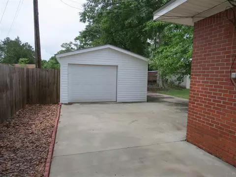 721 Hecker Rd, Century, FL 32535 photo 5