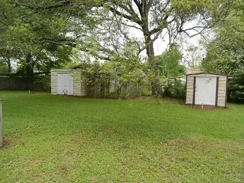 1424 Starlight Dr, Cantonment, FL 32533 photo 4