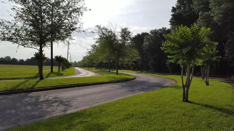 5427 Covered Bridge Ln, Pace, FL 32571 photo 2