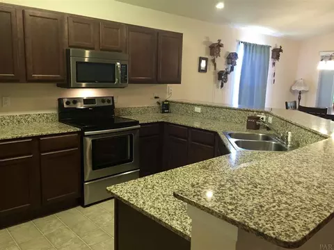 3901 Elevator Ct, Pace, FL 32571 photo 2