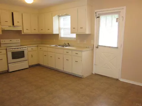 6445 Hunter St, Milton, FL 32570 photo 2