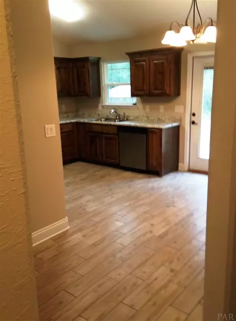 4827 Covenant Cir, Pace, FL 32571 photo 4