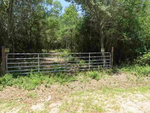5261 Old Oak Rd, Milton, FL 32583 photo 2