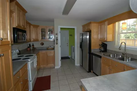 2960 N 18th Ave, Milton, FL 32583 photo 9