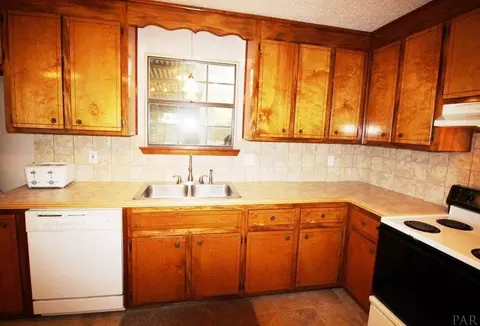 5502 Rowell Rd, Milton, FL 32571 photo 9