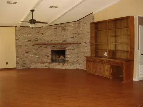 369 Man O War Cir, Cantonment, FL 32533 photo 3