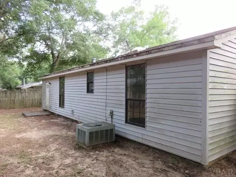 5886 Independence Dr, Milton, FL 32570 photo 2