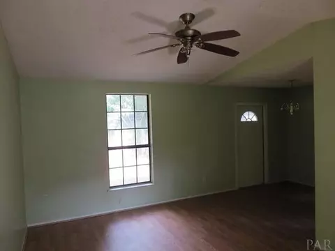 5886 Independence Dr, Milton, FL 32570 photo 5