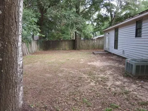5886 Independence Dr, Milton, FL 32570 photo 3