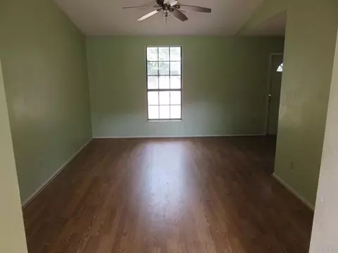 5886 Independence Dr, Milton, FL 32570 photo 4