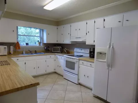 5555 Greenleaf Dr, Pace, FL 32571 photo 2