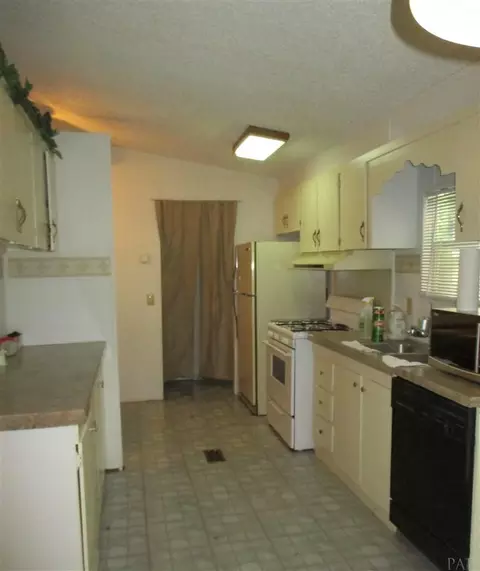 4028 Windsor Ln, Pace, FL 32571 photo 6