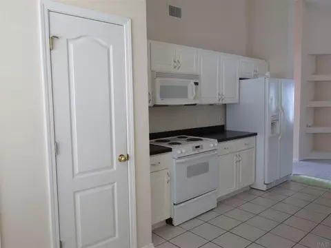 618 Hanley Downs Dr, Cantonment, FL 32533 photo 2