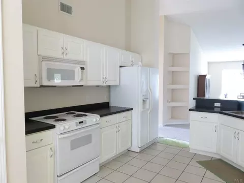 618 Hanley Downs Dr, Cantonment, FL 32533 photo 4