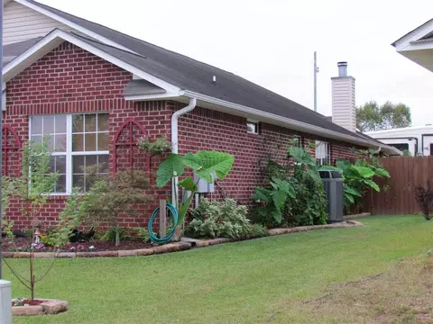 646 Hanley Downs Dr, Cantonment, FL 32533 photo 3
