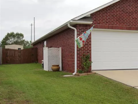 646 Hanley Downs Dr, Cantonment, FL 32533 photo 5