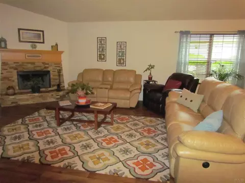 646 Hanley Downs Dr, Cantonment, FL 32533 photo 18