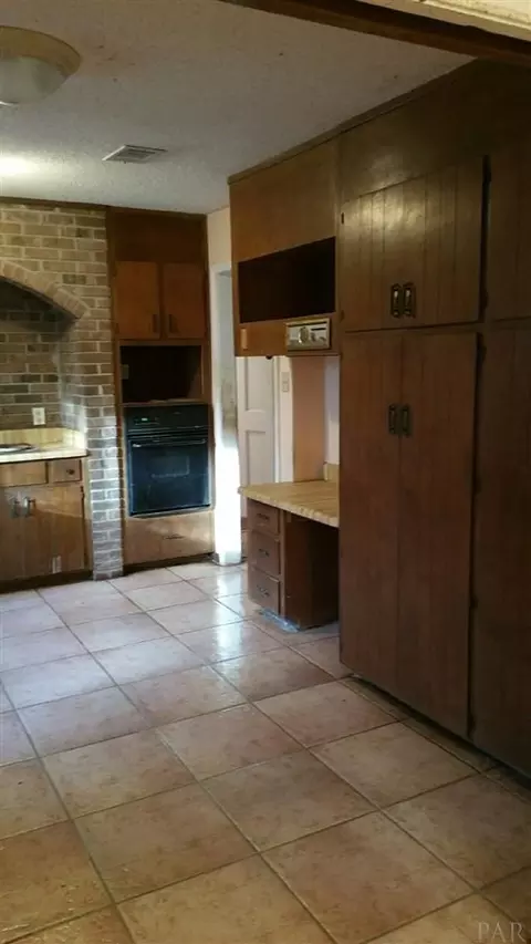 827 Chippendale Pl, Cantonment, FL 32533 photo 3