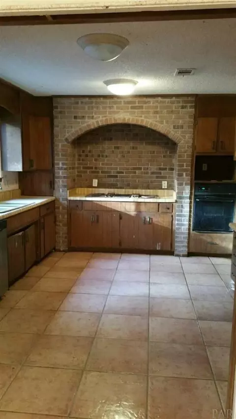 827 Chippendale Pl, Cantonment, FL 32533 photo 4